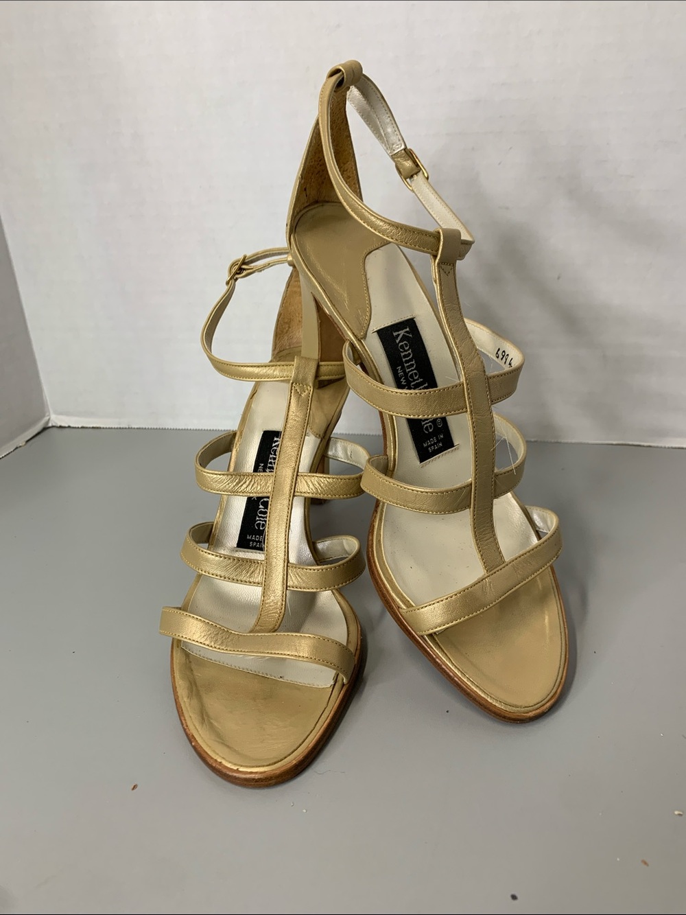 Kenneth Cole NY "Stappiness" Gold Leather Sandals 8 Made in Spain